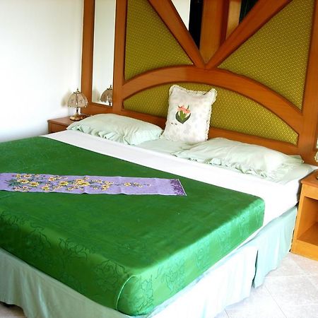 Waree'S Guesthouse Phuket Exterior foto